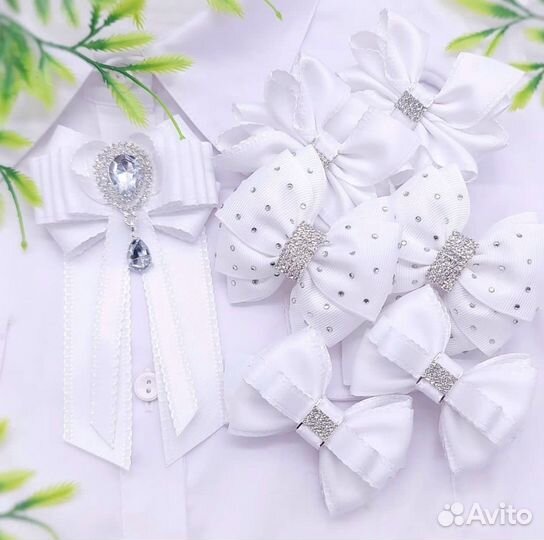 Школьный набор, галстук, брошь, бантики