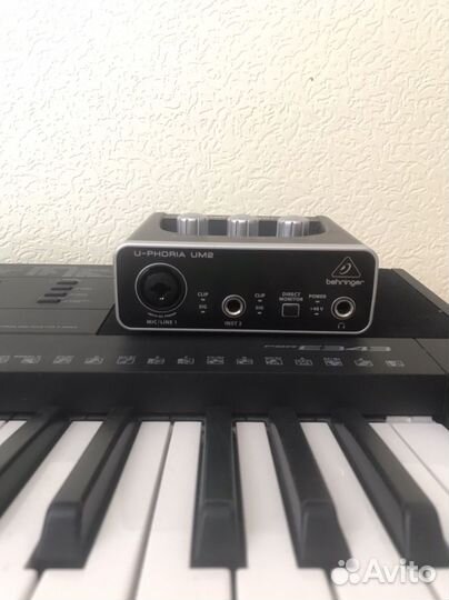 Внешняя звуковая карта behringer um2