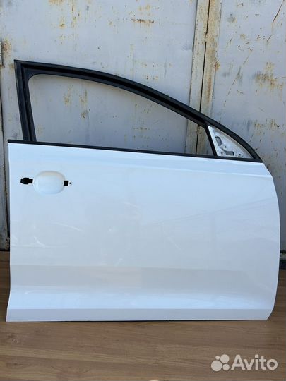 Дверь передняя правая на volkswagen polo 6