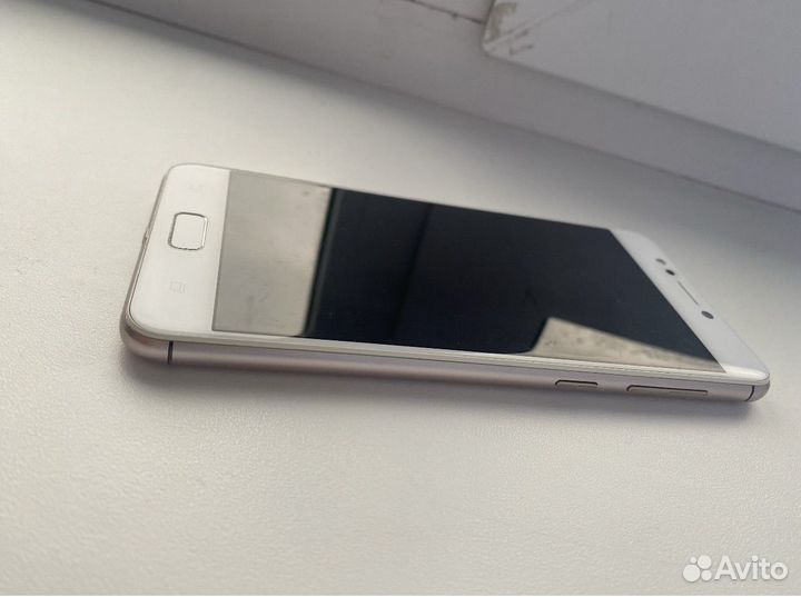 ASUS ZenFone 4 Max ZC520KL 32Gb, 3/32 ГБ