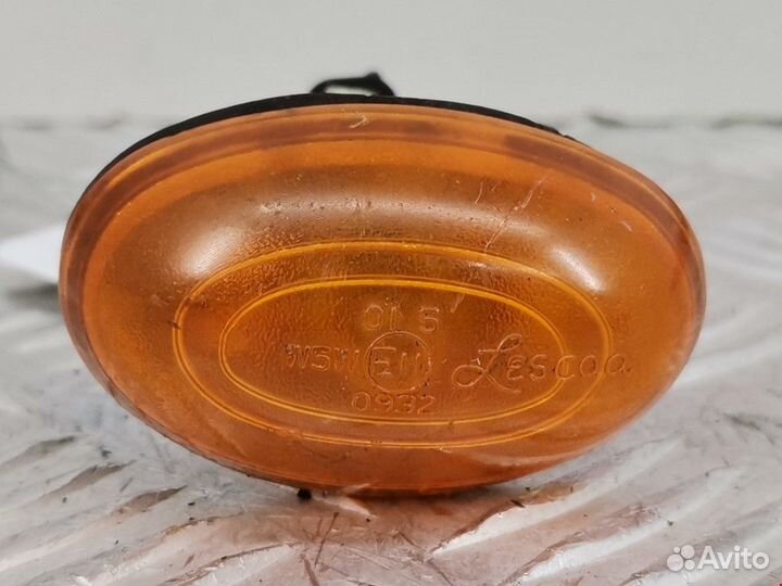 Повторитель передний правый Jeep Liberty 2003