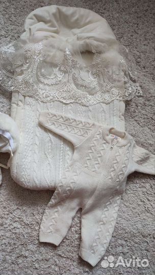 Красивый комплект на выписку, 2шт бежевый и синий