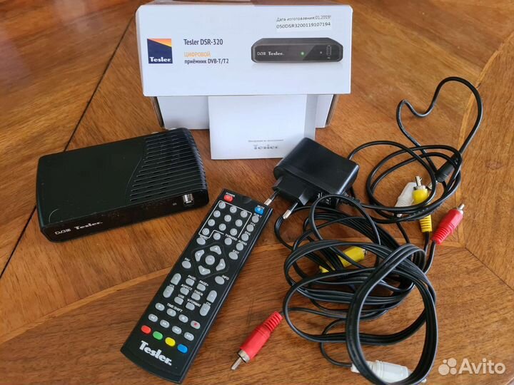 Цифровой приёмник DVB-T/T2 Tesler DSR-320
