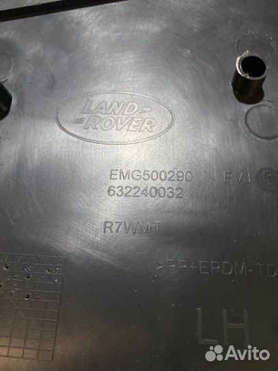 Обшивка салона левая Land Rover Discovery 3 L319