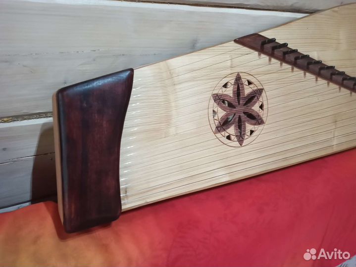 Гусли крыловидные