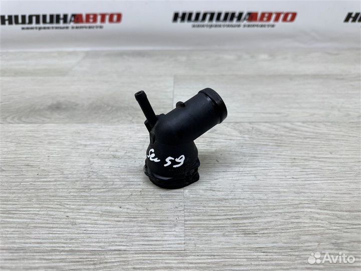 Фланец системы охлаждения Volkswagen Passat B6