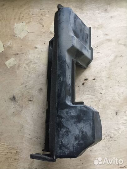 Воздуховод радиатора правый Киа Рио Kia Rio 4