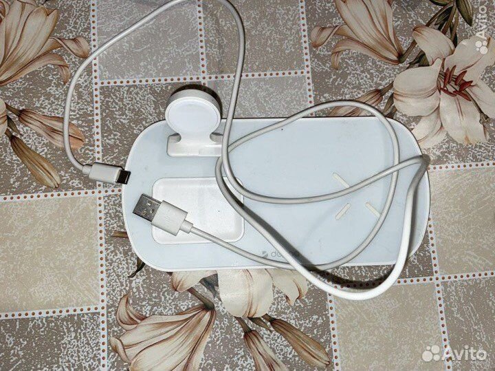 Беспроводная зарядка для iPhone 3 в 1