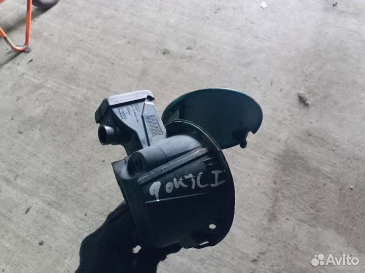 Лючок бензобака Ford Focus