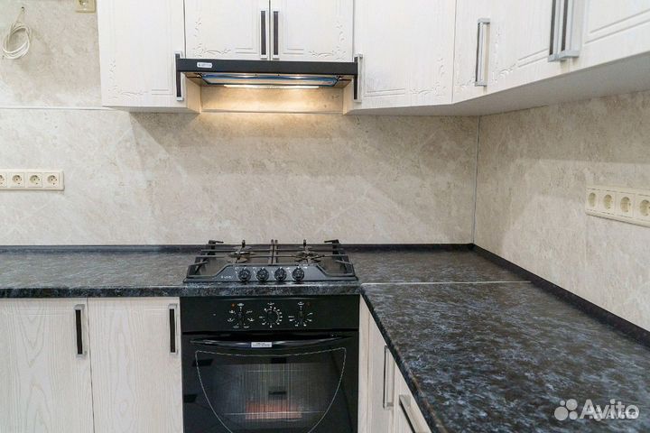 Кухонный гарнитур под встроенную технику