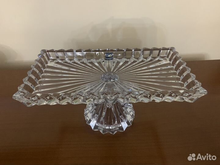 Рулетница на ножке