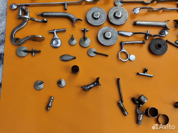 Запчасти с музыкального инструмента