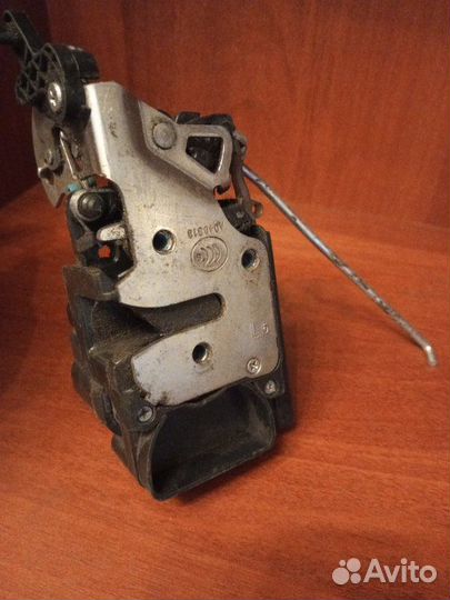 Замок боковой двери задний левый Chevrolet Lacetti