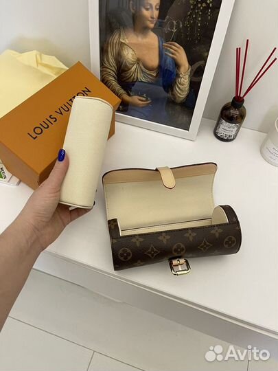 Чехол для часов louis vuitton