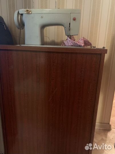 Швейная машина Подольск 142