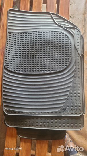 Коврики заводские.тайота камри 30,тайота авенсис 2