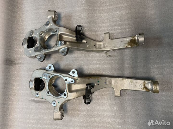 Поворотный кулак передний mercedes 166 292