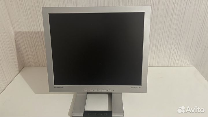 Монитор Samsung 172S S с разъёмом VGA