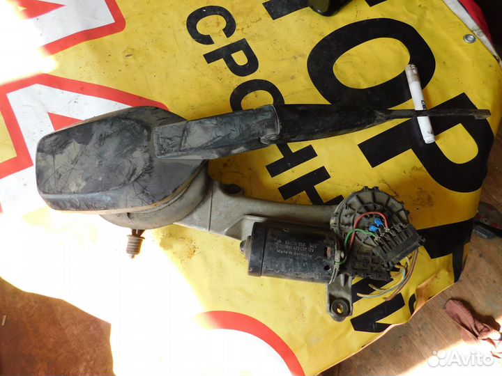 Трапеция дворника в сборе с моторчиком W210