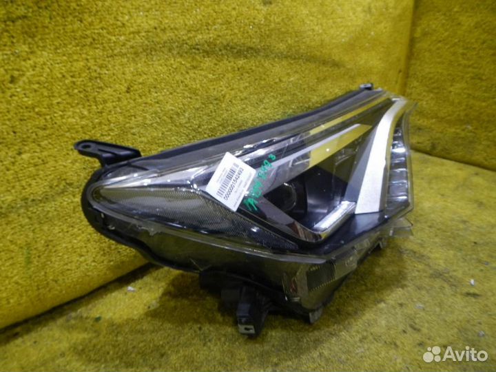 Фара правая Toyota RAV4