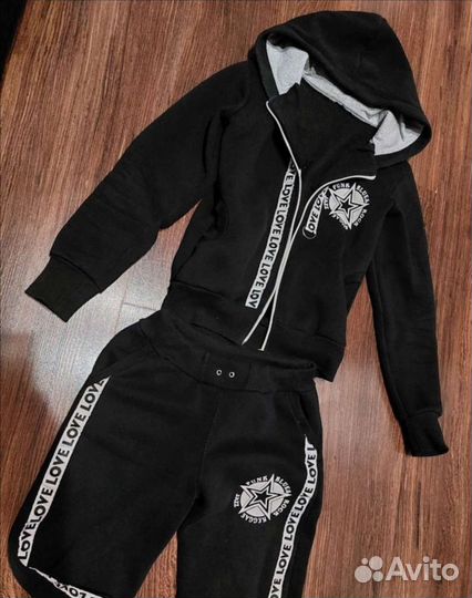 Костюм спортивный