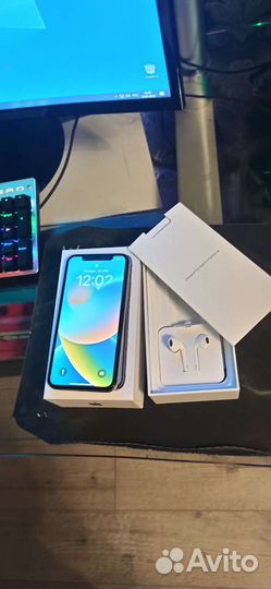 Телефон iPhone 10