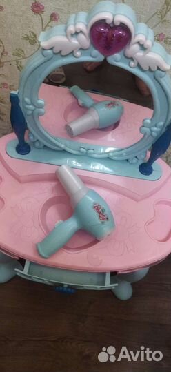 Трюмо с зеркалом