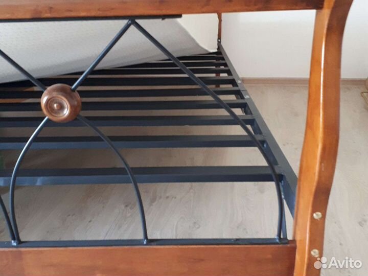 Кровать двухспальная с матрасом бу 160 200