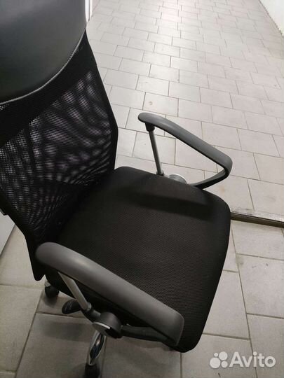 Офисные кресла