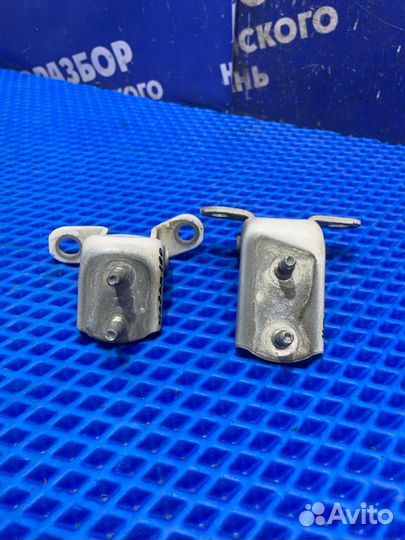 Петля двери Toyota Corolla 100 седан 1993