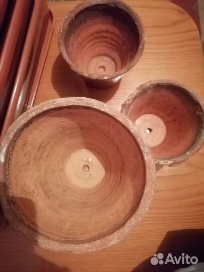 Керамический горшок, опора для растений