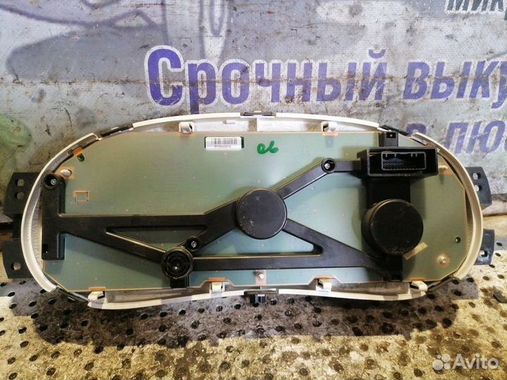 Щиток приборов Renault Logan 2