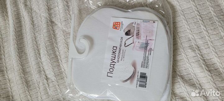 Анатомическая подушка для новорожденных