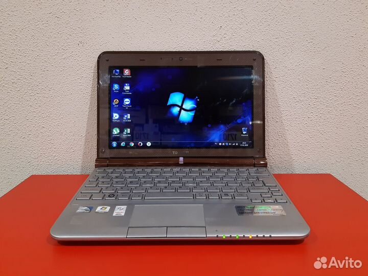 Нетбук Toshiba Mini NB305