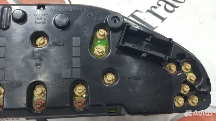 Приборная панель на Mercedes-Benz W208 CLK 200