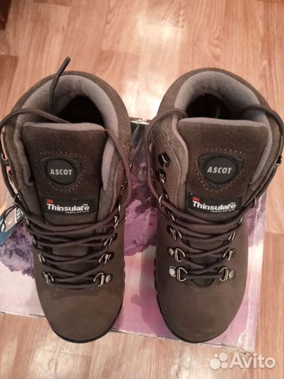 Женские ботинки