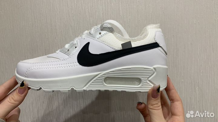 Кроссовки подростковые adidas светоотражающие