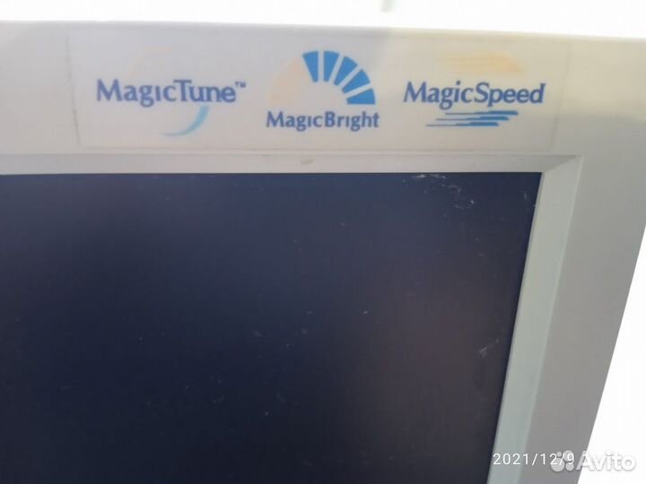 Монитор Samsung SyncMaster 710N