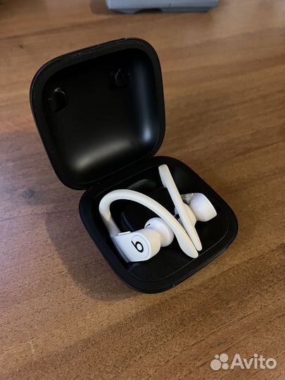 Беспроводные наушники beats