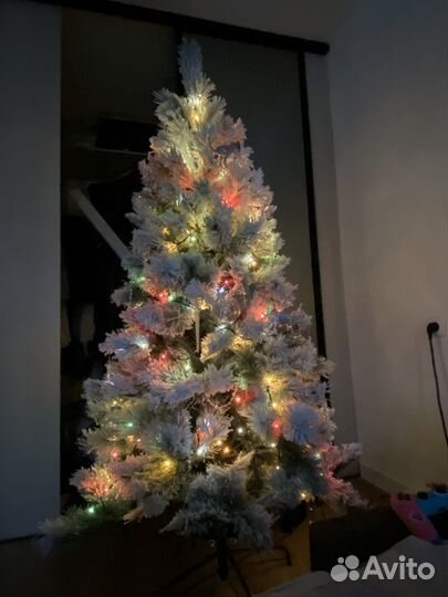 Елка искусственная заснеженная