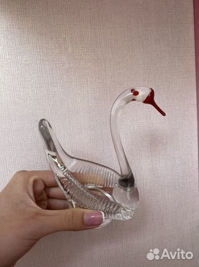 Статуэтка лебедь