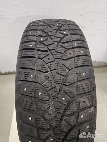 Bridgestone Blizzak Spike-02 SUV 275/60 R20