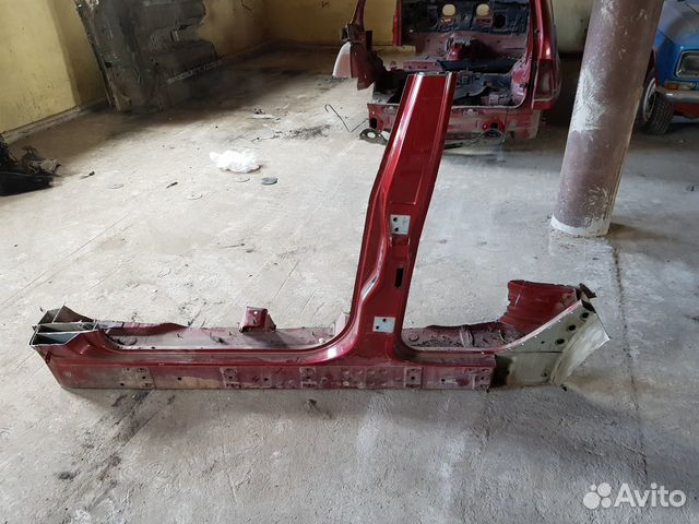 Порог левый BMW X5 2003 год E53