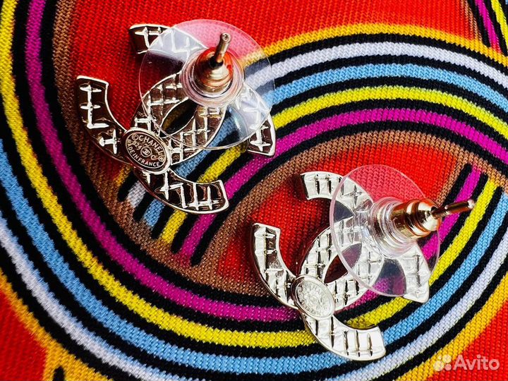 Chanel серьги мини лого