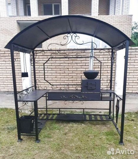 Мангал с крышей