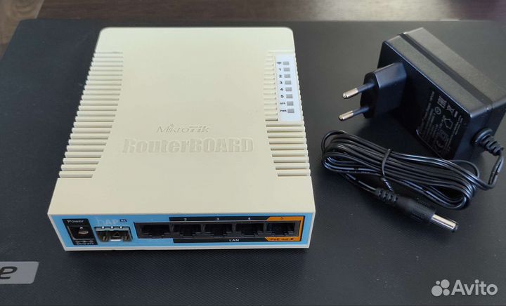 Mikrotik rb962uigs-5hact2hnt
