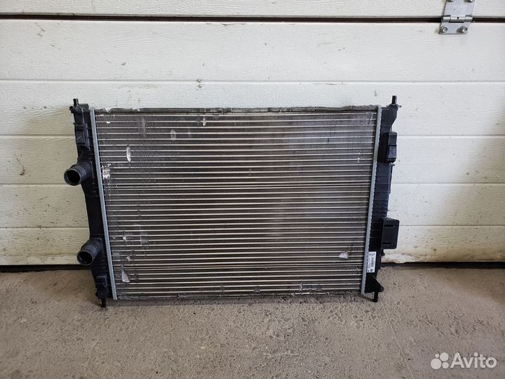 Nissan Qashqai JJ10 Радиатор основной