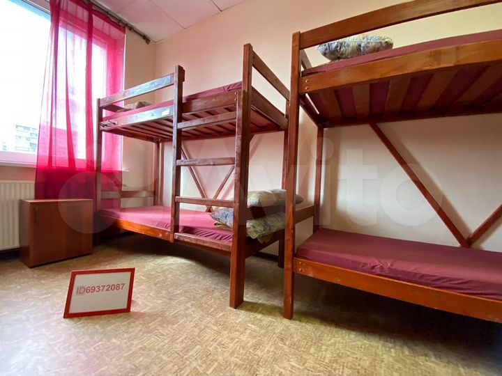 Комната 32 м² в > 9-к., 4/5 эт.