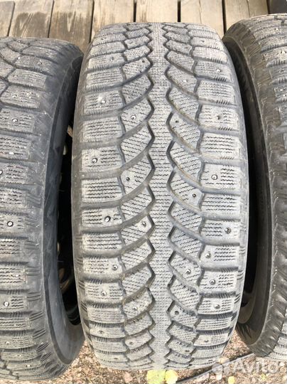 Bridgestone Blizzak Spike-01 205/55 R16 91T