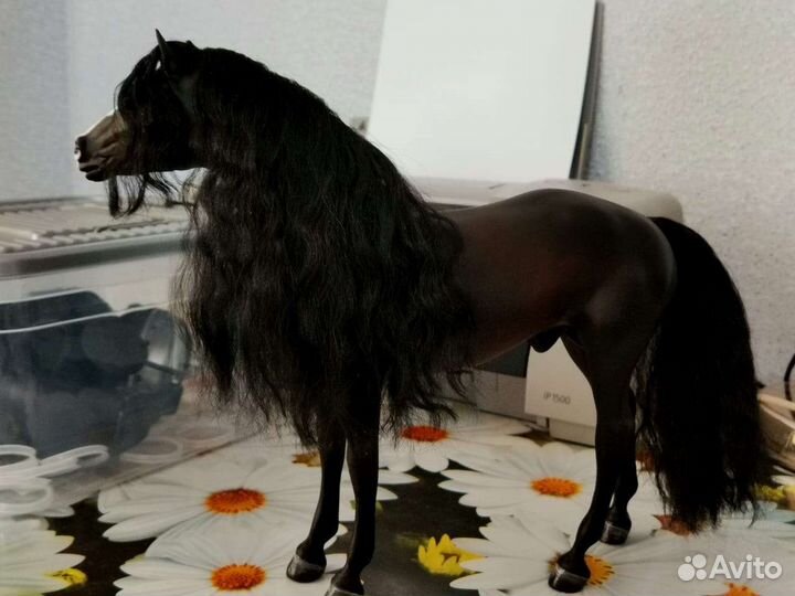 Жеребец Breyer Man O' War